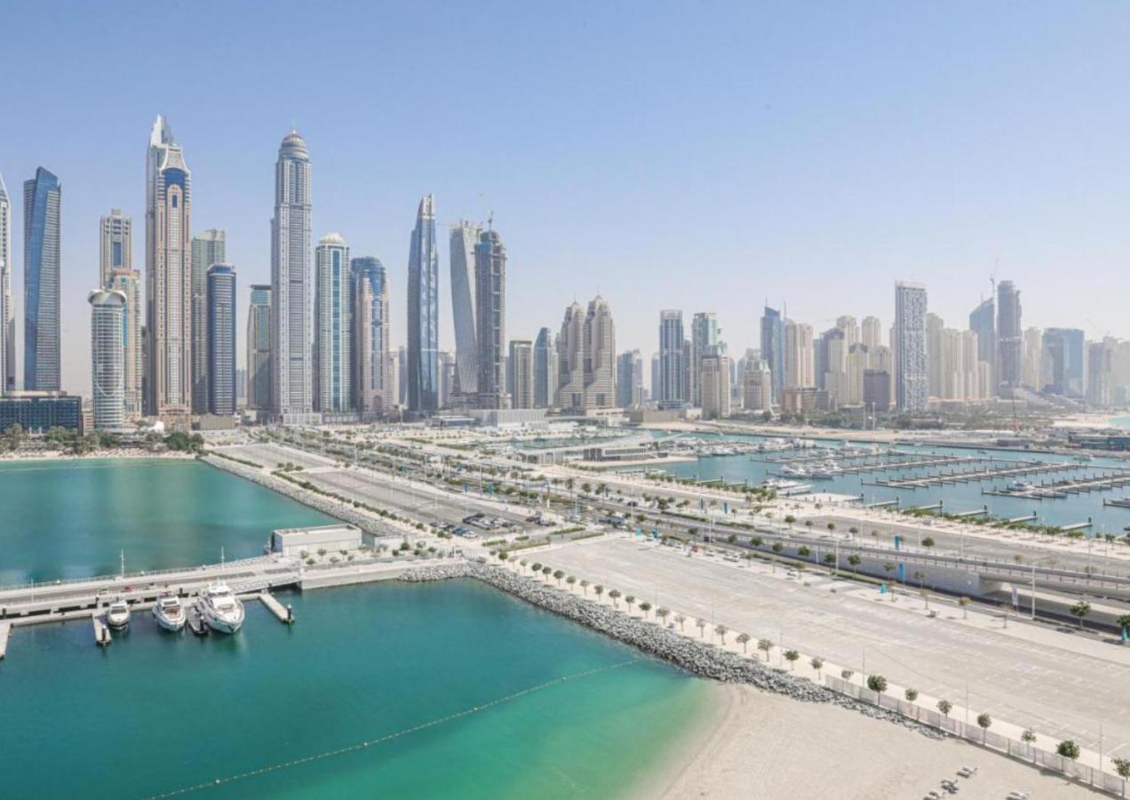 Ultra Luxury Emaar Beachfront - Private Beach And Pool Dubai Exterior photo